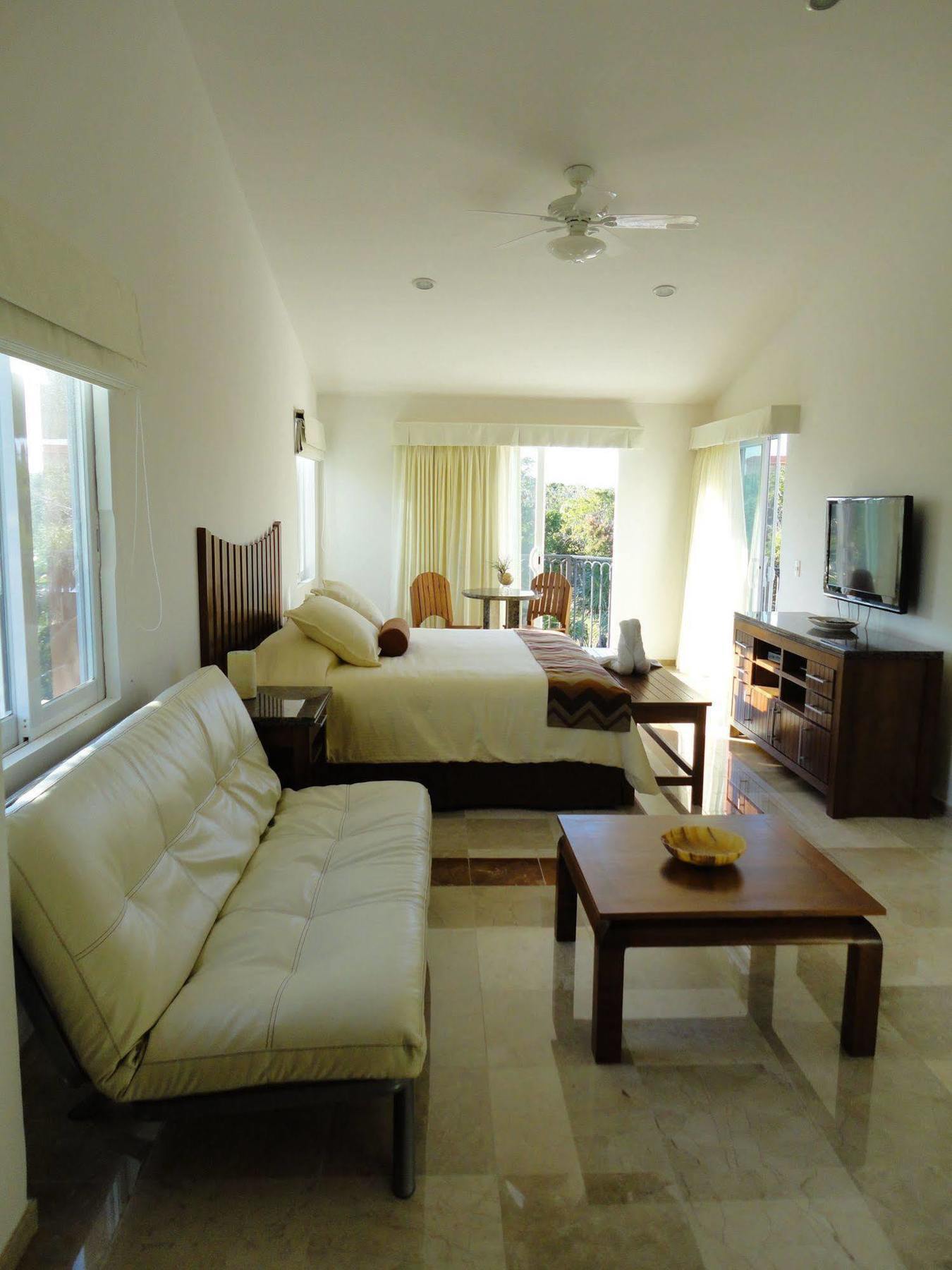 Casa Jaguar Hotel ปูแอร์โตอาเวนตูรัส ภายนอก รูปภาพ